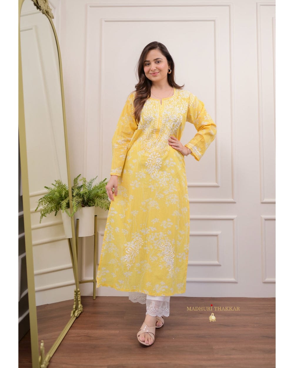 ⛱ Summer Special – Elegant Chikankari Kurta Pajama Set ⛱