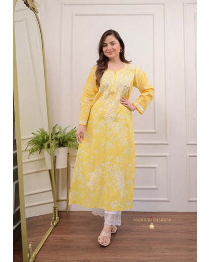 ⛱ Summer Special – Elegant Chikankari Kurta Pajama Set ⛱