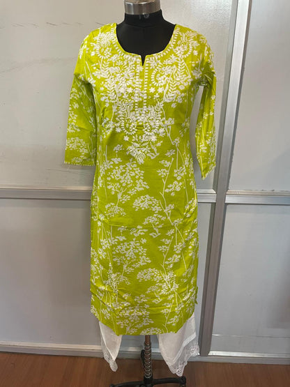 ⛱ Summer Special – Elegant Chikankari Kurta Pajama Set ⛱