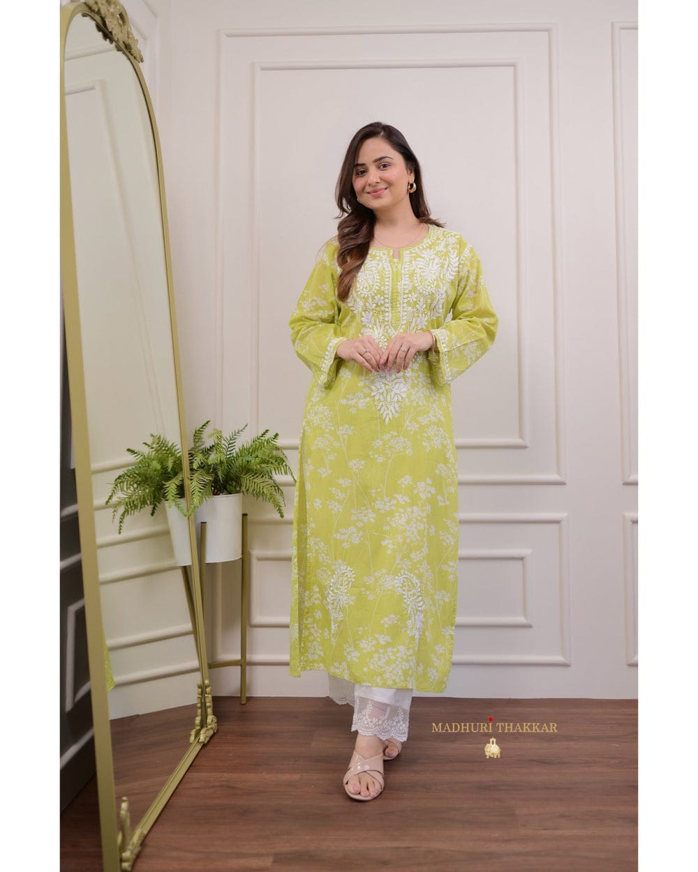 ⛱ Summer Special – Elegant Chikankari Kurta Pajama Set ⛱