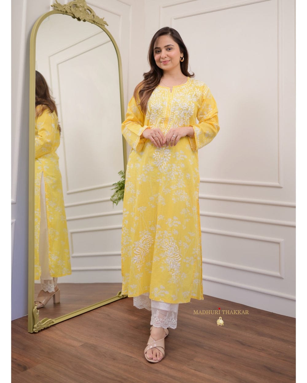 ⛱ Summer Special – Elegant Chikankari Kurta Pajama Set ⛱