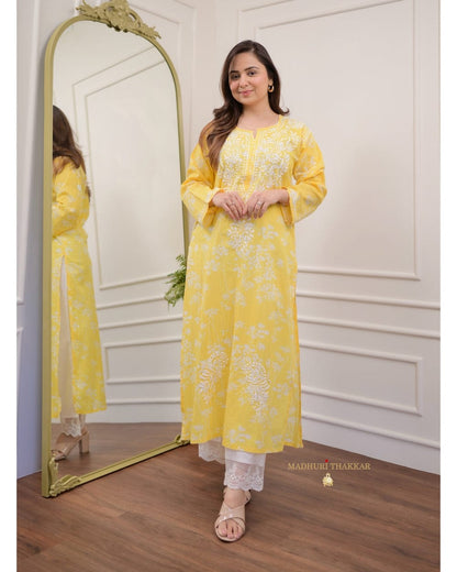 ⛱ Summer Special – Elegant Chikankari Kurta Pajama Set ⛱