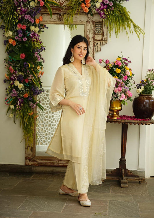 ELEGANT CHANDERI SUIT – PERFECT FOR ALL OCCASIONS