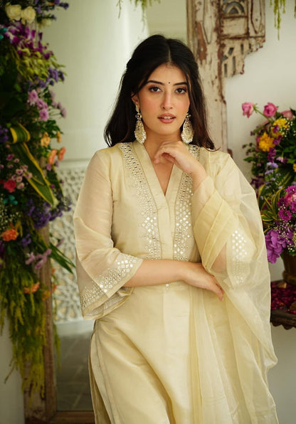 ELEGANT CHANDERI SUIT – PERFECT FOR ALL OCCASIONS